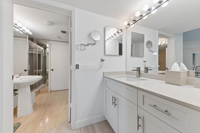 100 SE 5th Avenue 102, Boca Raton, FL 33432