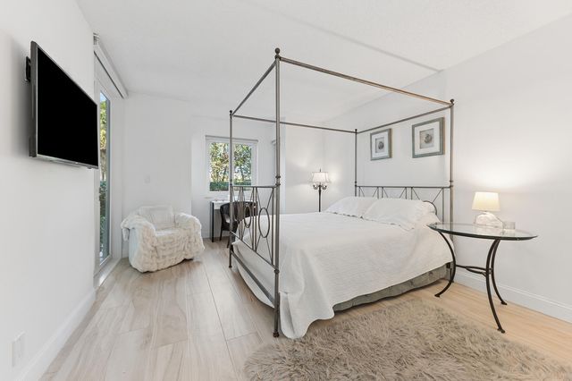 100 SE 5th Avenue 102, Boca Raton, FL 33432