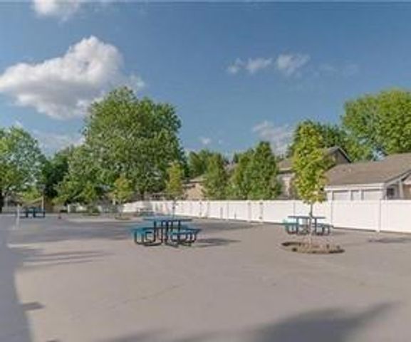 6521 W 49th Street, Mission, KS 66202