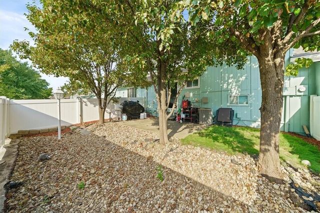 6521 W 49th Street, Mission, KS 66202