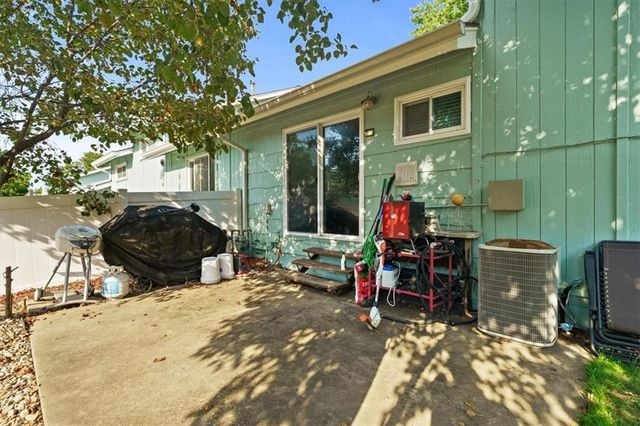 6521 W 49th Street, Mission, KS 66202