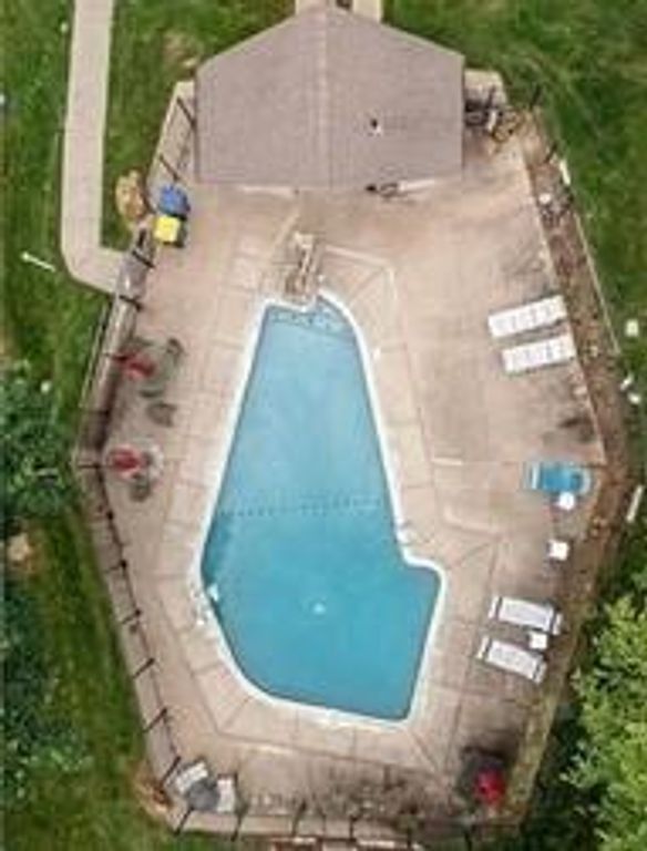 6521 W 49th Street, Mission, KS 66202