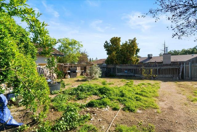1222 N Laspina Street, Tulare, CA 93274