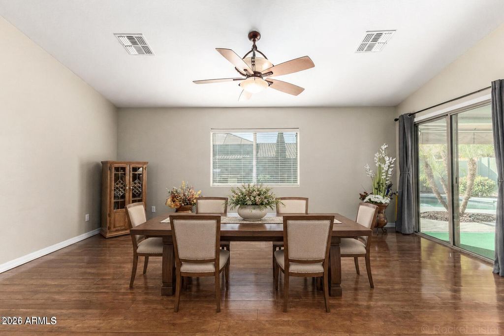 Image 7 of property listing at 16014 N 174TH Avenue, Surprise, AZ 85388