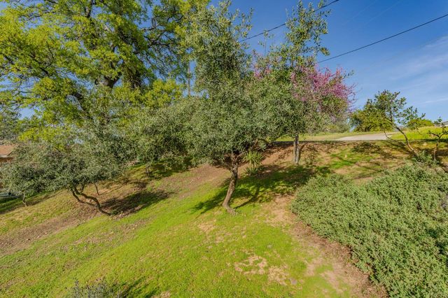 9032 Montero Rd, Valley Springs, CA 95252