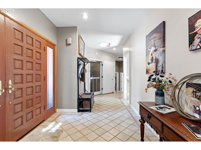 375 ACORN Dr, Roseburg, OR 97470