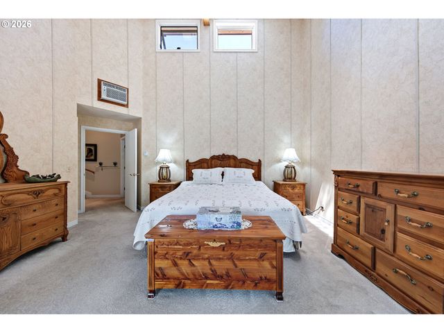 375 ACORN Dr, Roseburg, OR 97470