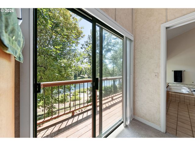 375 ACORN Dr, Roseburg, OR 97470