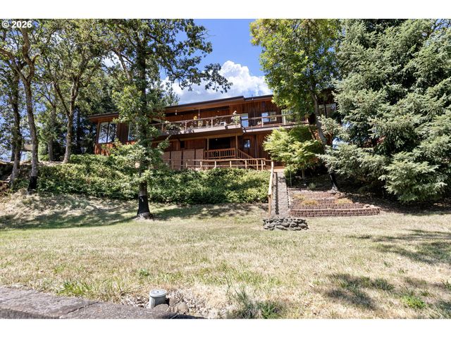 375 ACORN Dr, Roseburg, OR 97470