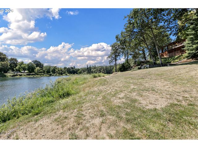 375 ACORN Dr, Roseburg, OR 97470