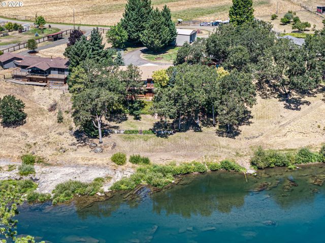 375 ACORN Dr, Roseburg, OR 97470