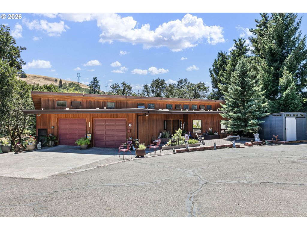 375 ACORN Dr, Roseburg, OR 97470