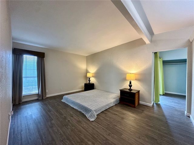 723 Santa Barbara Dr, Kingsville, TX 78363