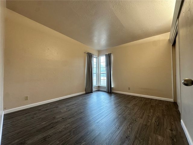 723 Santa Barbara Dr, Kingsville, TX 78363