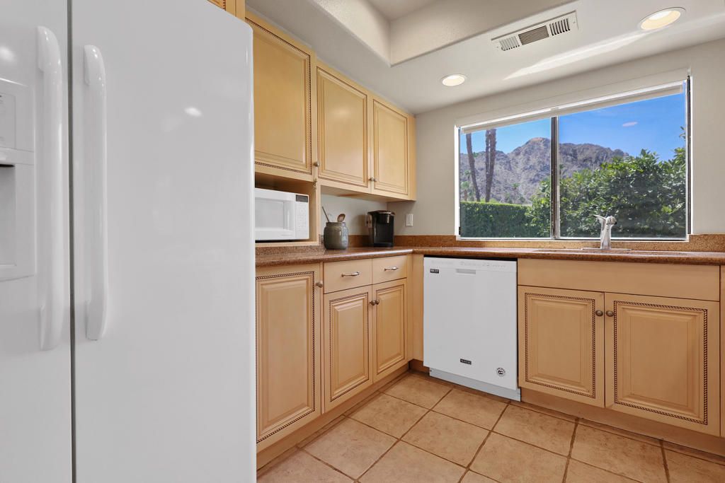 Image 16 of property listing at 46516 Arapahoe Drive, Indian Wells, CA 92210