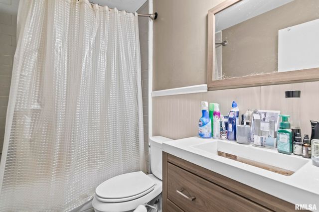 2101 Henley Road, Springfield, IL 62702