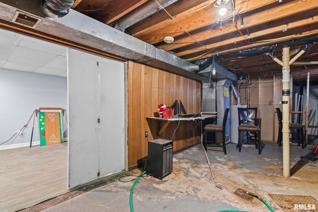 2101 Henley Road, Springfield, IL 62702