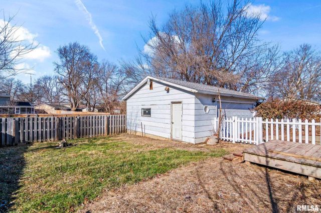 2101 Henley Road, Springfield, IL 62702