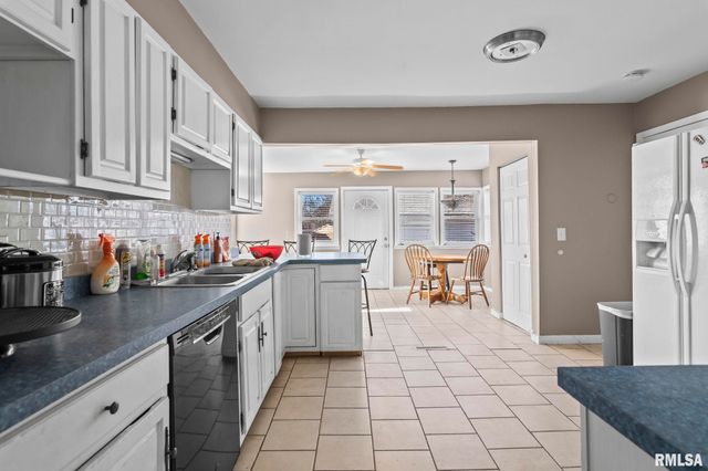 2101 Henley Road, Springfield, IL 62702