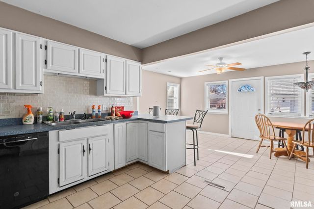 2101 Henley Road, Springfield, IL 62702