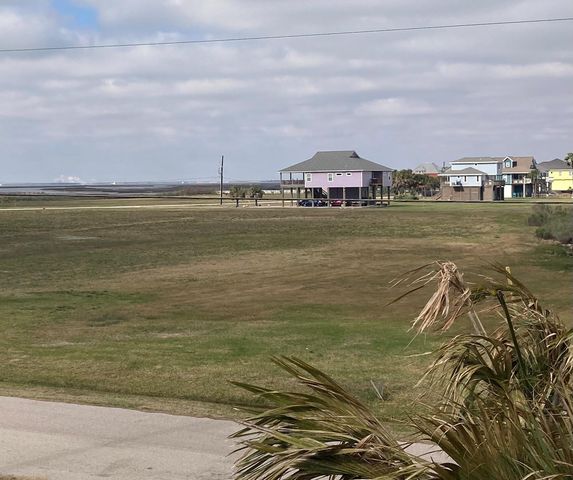 18307 Warrior Road, Galveston, TX 77554