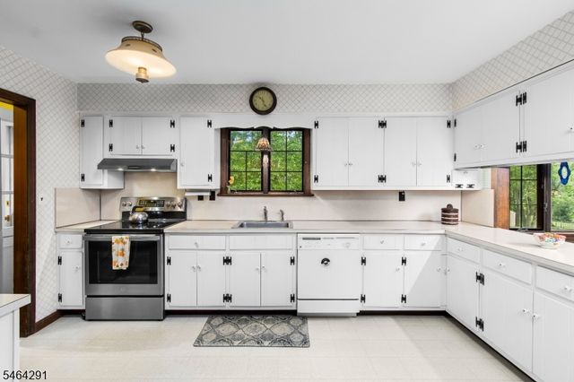 183 Eyland Ave, Roxbury Twp., NJ 07876
