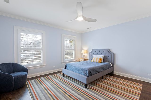 236 E NORTH Avenue, Lake Bluff, IL 60044