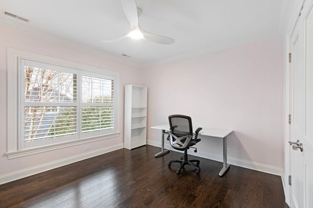 236 E NORTH Avenue, Lake Bluff, IL 60044