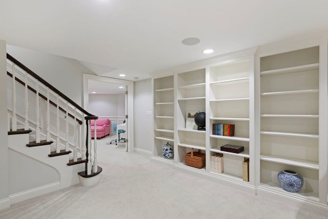 236 E NORTH Avenue, Lake Bluff, IL 60044