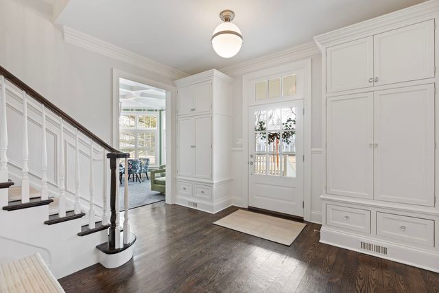 236 E NORTH Avenue, Lake Bluff, IL 60044