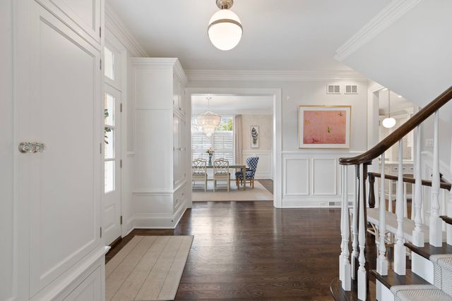 236 E NORTH Avenue, Lake Bluff, IL 60044