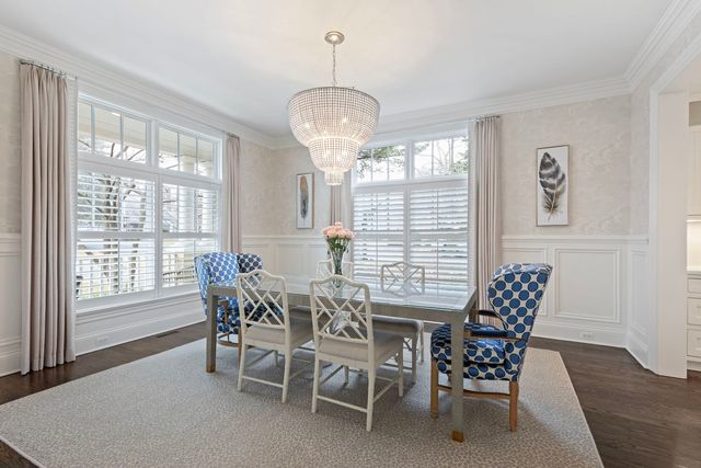 236 E NORTH Avenue, Lake Bluff, IL 60044