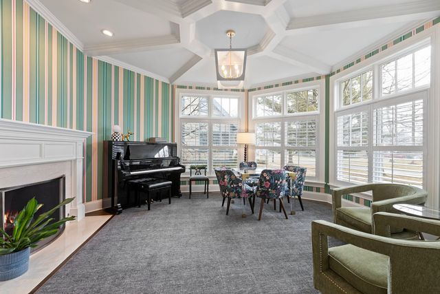 236 E NORTH Avenue, Lake Bluff, IL 60044