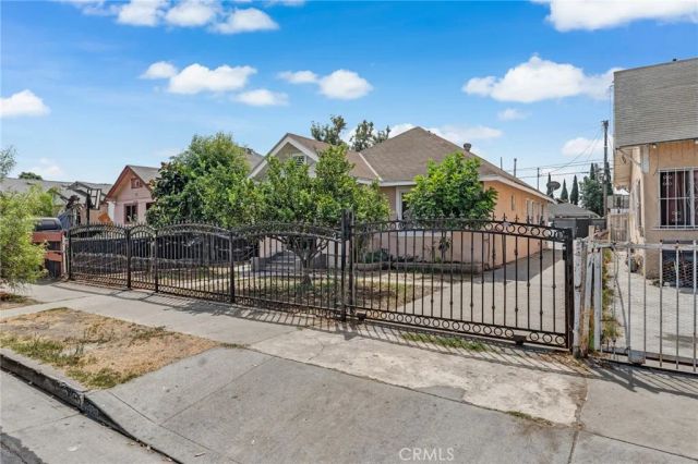 1302 E 48th Place, Los Angeles, CA 90011