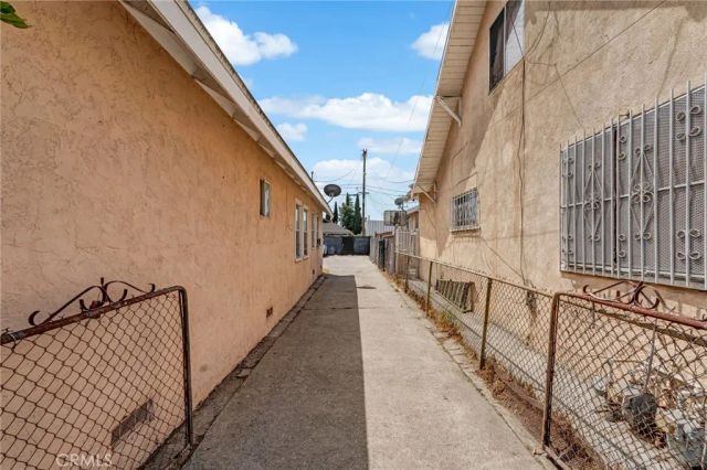 1302 E 48th Place, Los Angeles, CA 90011