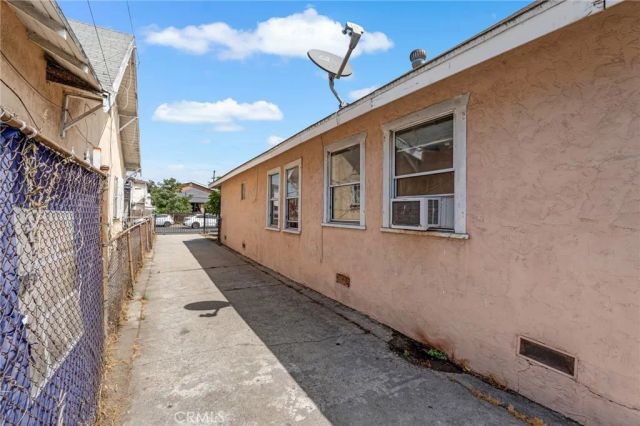 1302 E 48th Place, Los Angeles, CA 90011
