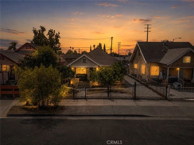 1302 E 48th Place, Los Angeles, CA 90011
