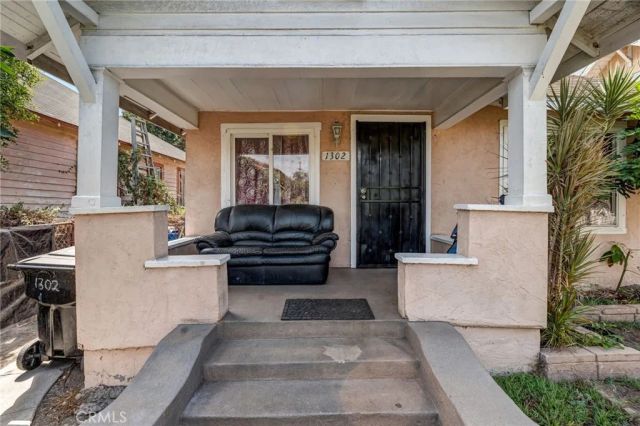 1302 E 48th Place, Los Angeles, CA 90011