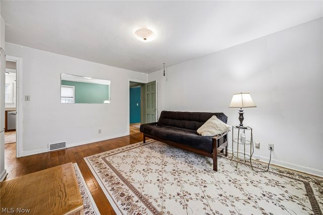 852 Englewood Road, Cleveland Heights, OH 44121