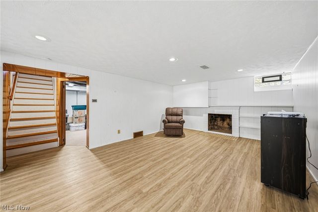 852 Englewood Road, Cleveland Heights, OH 44121