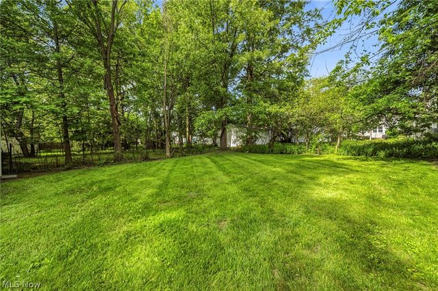 852 Englewood Road, Cleveland Heights, OH 44121