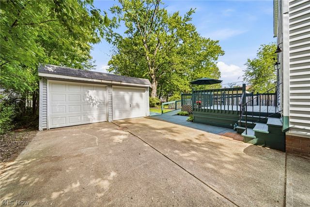 852 Englewood Road, Cleveland Heights, OH 44121