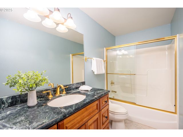 1055 Nw ESTATE Dr, Seal Rock, OR 97376