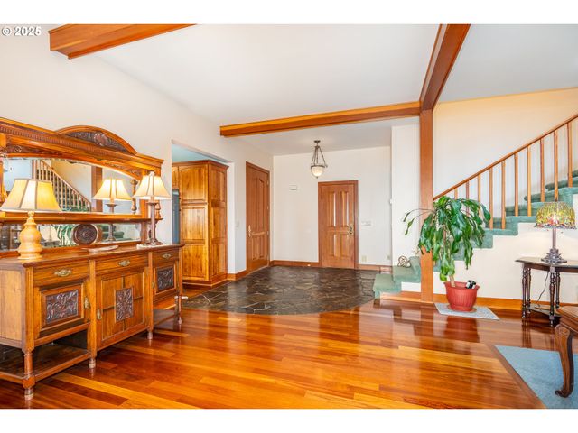 1055 Nw ESTATE Dr, Seal Rock, OR 97376