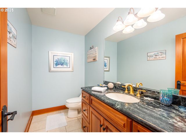 1055 Nw ESTATE Dr, Seal Rock, OR 97376