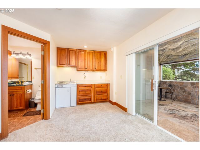 1055 Nw ESTATE Dr, Seal Rock, OR 97376