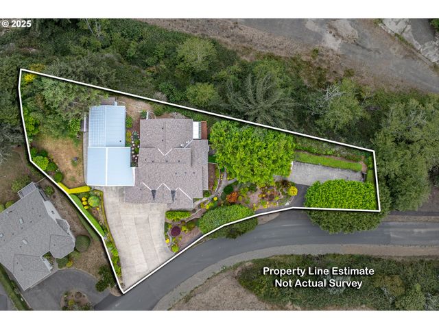 1055 Nw ESTATE Dr, Seal Rock, OR 97376