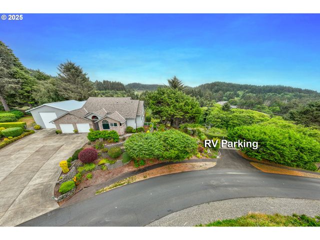 1055 Nw ESTATE Dr, Seal Rock, OR 97376