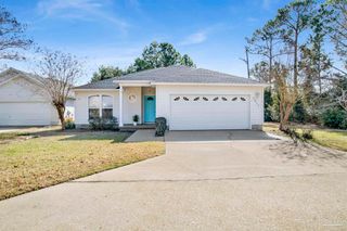 5951 Bay Vista Dr, Pensacola, FL 32507