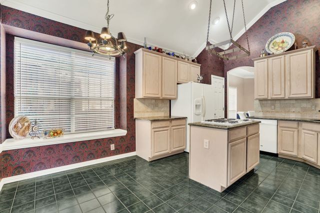 2630 Lakeforest Court, Dallas, TX 75214